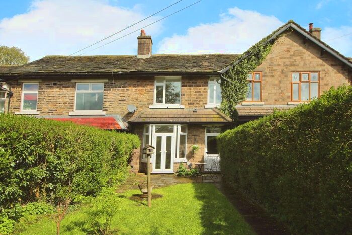 2 Bedroom Terraced House To Rent In Lower Dinting, Glossop, Derbyshire, SK13