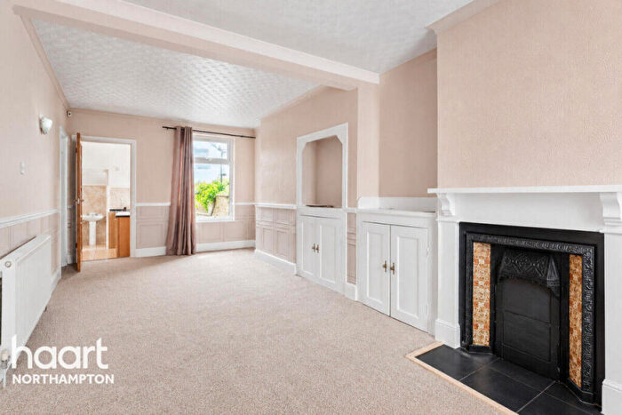 3 Bedroom Terraced House To Rent In Orchard Street, Northampton, NN5