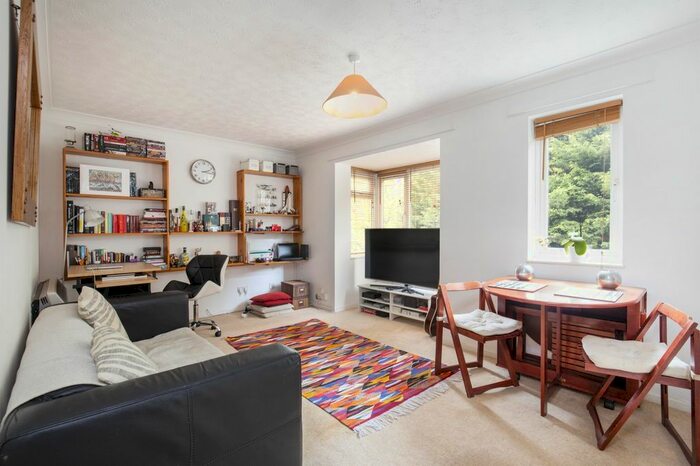 1 Bedroom Flat To Rent In Kipling Drive, Wimbledon, SW19