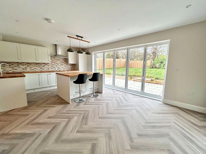 4 Bedroom Property For Sale In Sandhurst Lane, Bexhill-On-Sea, TN39