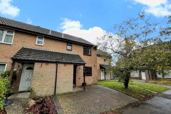 3 Bedroom Terraced House To Rent In Roycroft Lane, Wokingham, RG40