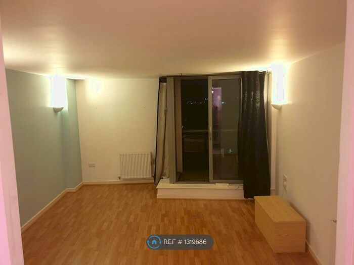 1 Bedroom Flat To Rent In Mercury Gardens, Romford RM1