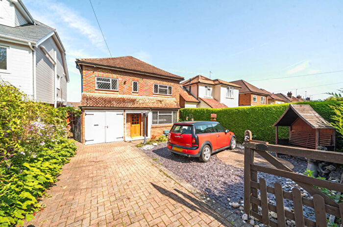 3 Bedroom Detached House For Sale In Greenfield Road, Farnham, Surrey, GU9