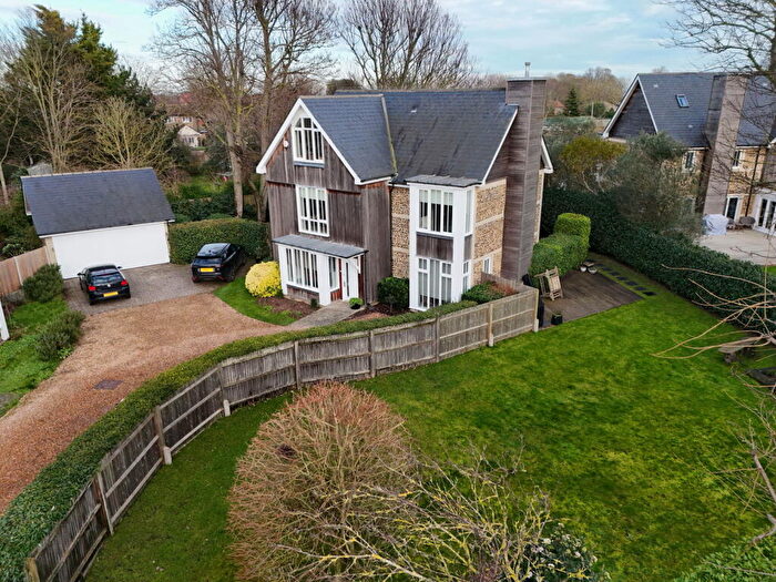 5 Bedroom Detached House For Sale In Elmwood Park, CT10