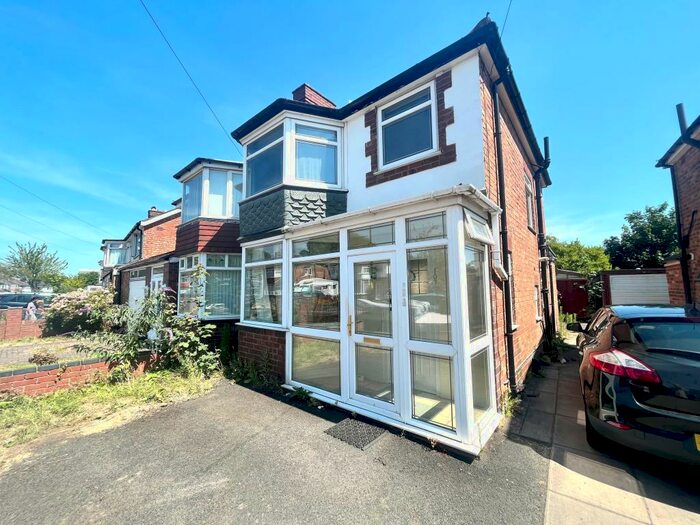 3 Bedroom House To Rent In Ermington Crescent, Birmingham, B36