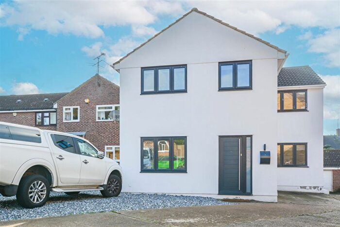 4 Bedroom Detached House For Sale In Hazeleigh, Brentwood, CM13