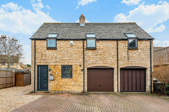 3 Bedroom Detached House To Rent In Ralegh Crescent, Witney, OX28