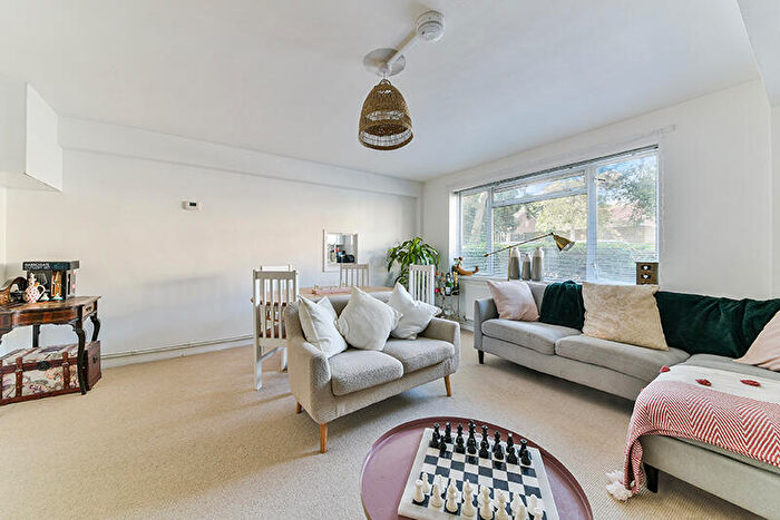 2 Bedroom Apartment To Rent In Bishops Court, Croydon Croydon, CR0