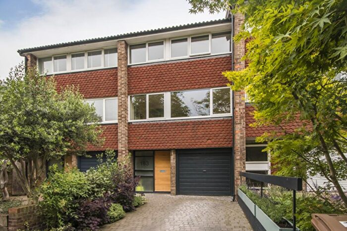 4 Bedroom Semi-Detached House For Sale In Half Moon Lane, London, SE24