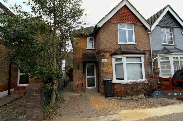 3 Bedroom Semi-Detached House To Rent In Croydon Road, Caterham, CR3