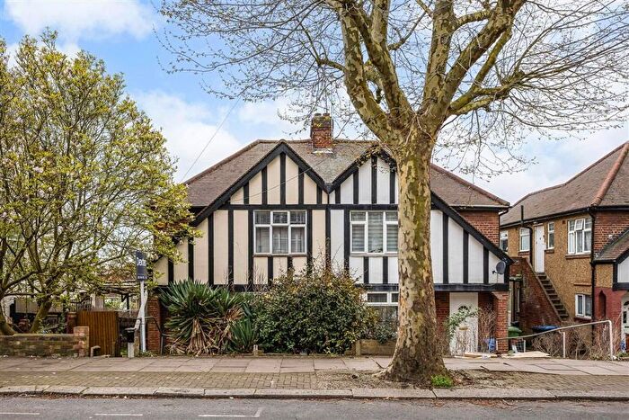 2 Bedroom Maisonette To Rent In Tanfield Avenue, Neasden, NW2