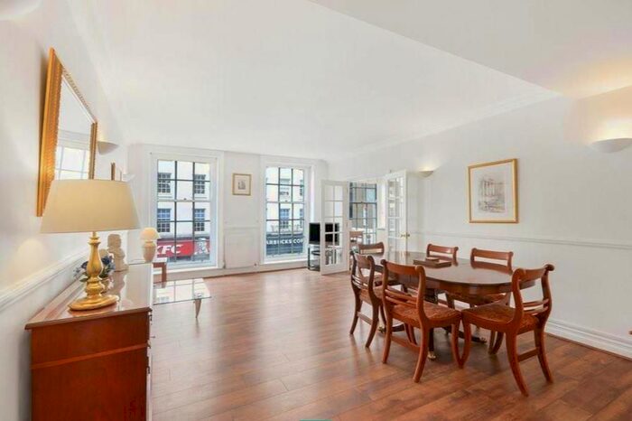 2 Bedroom Flat To Rent In Baker Street, Marylebone, London, W1U