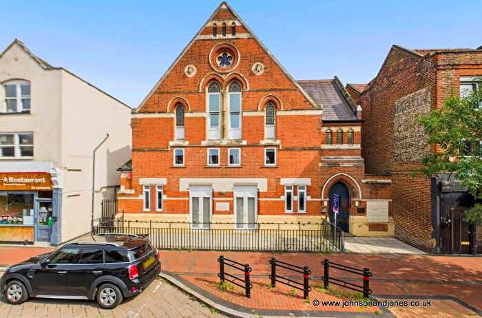 1 Bedroom Apartment For Sale In Stanway Place, Chertsey, Surrey, KT16