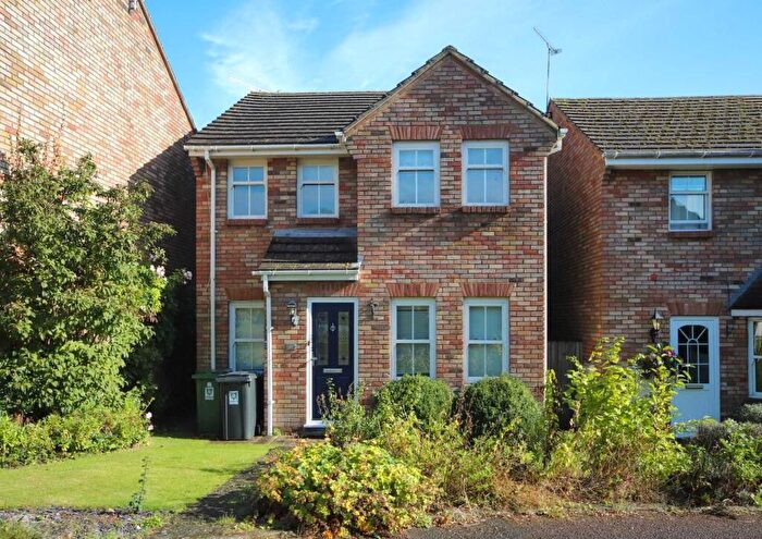 3 Bedroom Detached House For Sale In Lakeside, Tring, HP23