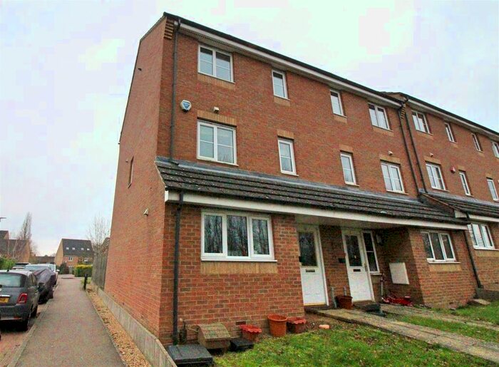 4 Bedroom Town House To Rent In Alconbury Close, Borehamwood, WD6