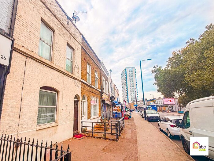 4 Bedroom Terraced House To Rent In Leytonstone Road, London, Uk, E15