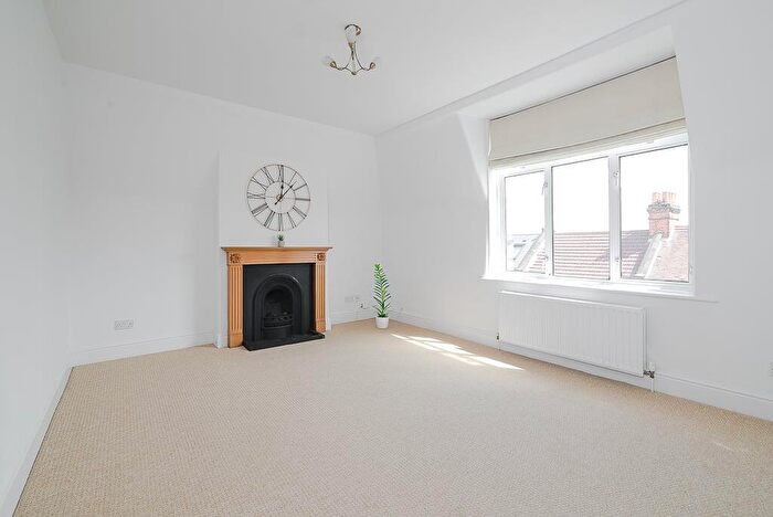 1 Bedroom Flat To Rent In Sheen Lane, SW14