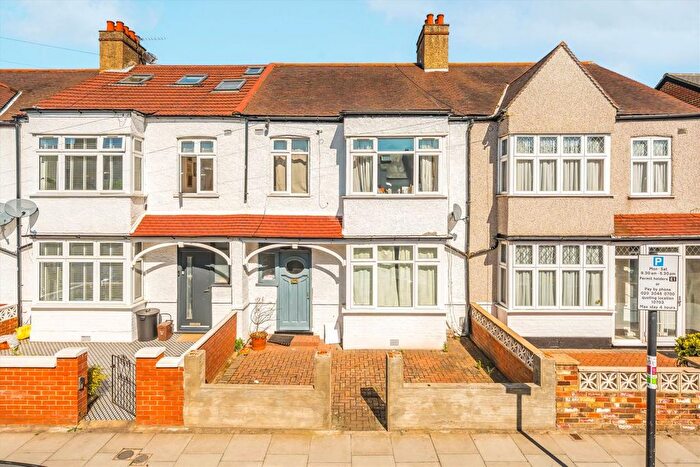 4 Bedroom Property To Rent In Gatton Road, Tooting, SW17