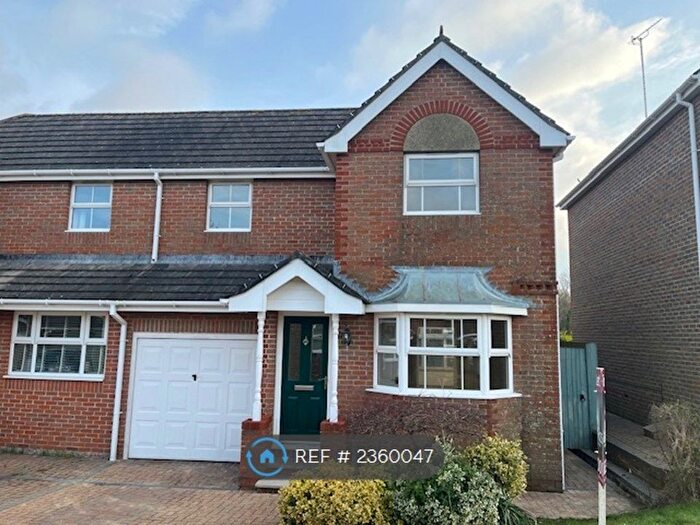 3 Bedroom Semi-Detached House To Rent In Birch Gardens, Ryde, PO33