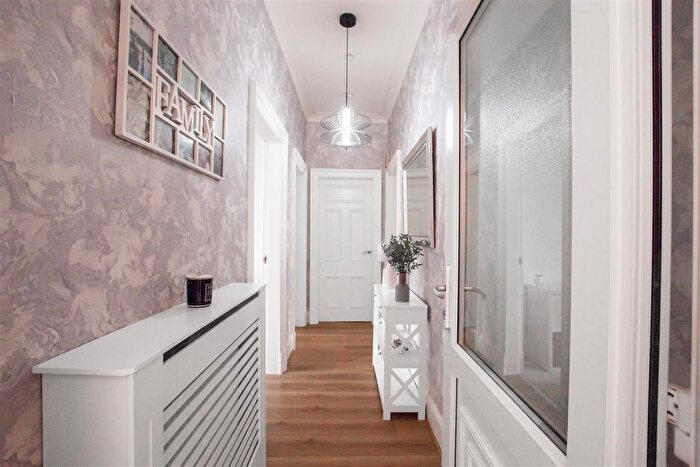 2 Bedroom Flat To Rent In Catherine Street, Motherwell, ML1