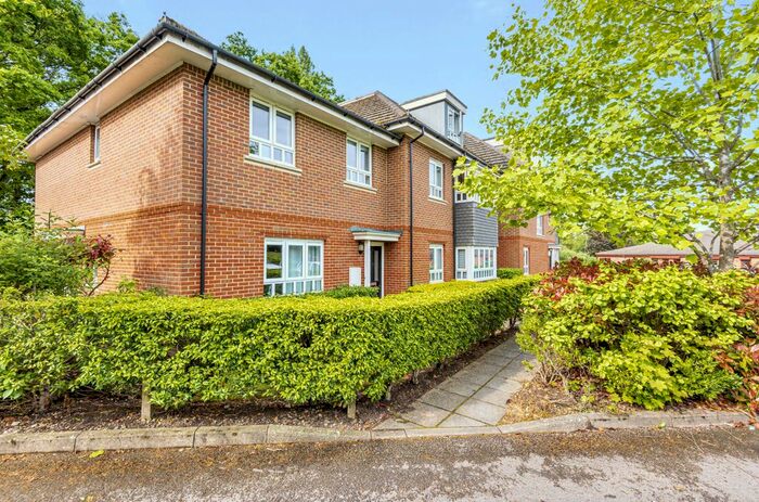 2 Bedroom Maisonette To Rent In Beaumaris Parade, Balmoral Drive, Frimley, Camberley, GU16
