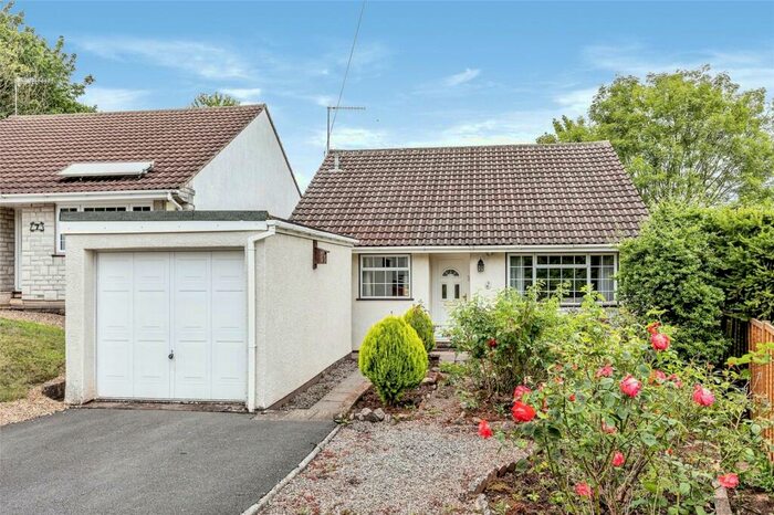2 Bedroom Bungalow For Sale In Walnut Close, Easton-in-Gordano, Bristol, Somerset, BS20