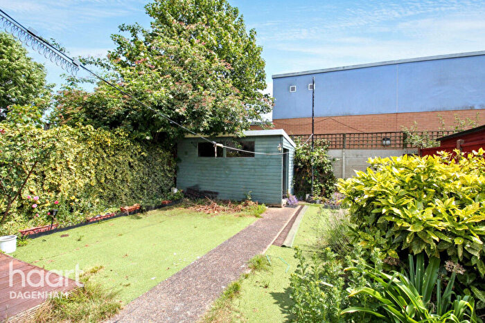 3 Bedroom End Of Terrace House To Rent In Stevens Road, Dagenham, RM8