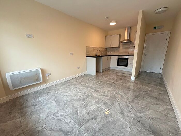 1 Bedroom Flat To Rent In Dudley Road, Blakenhall, WV2
