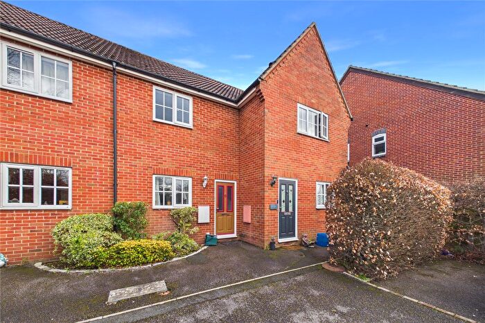 2 Bedroom Flat For Sale In St. Thomas Court, Thatcham, Berkshire, RG18