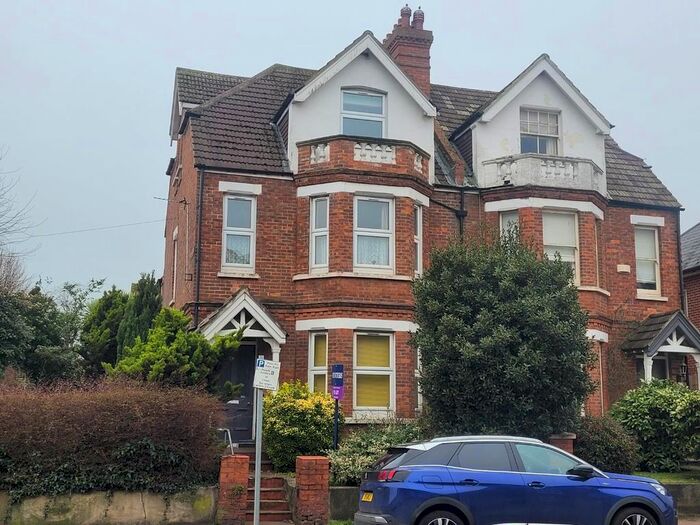 3 Bedroom Maisonette To Rent In Cheriton Road, Folkestone, CT19
