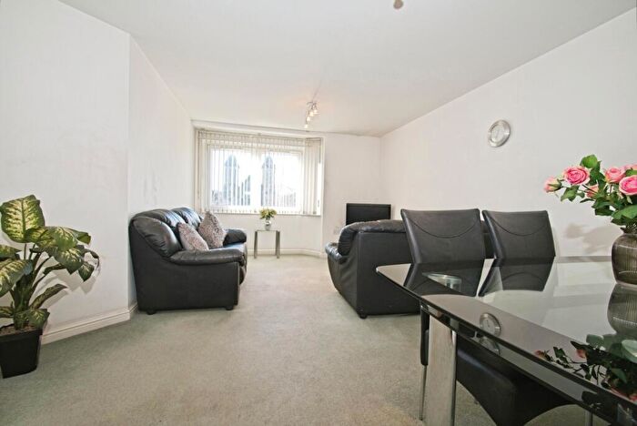 1 Bedroom Flat For Sale In Vellacott Close, Cardiff, CF10