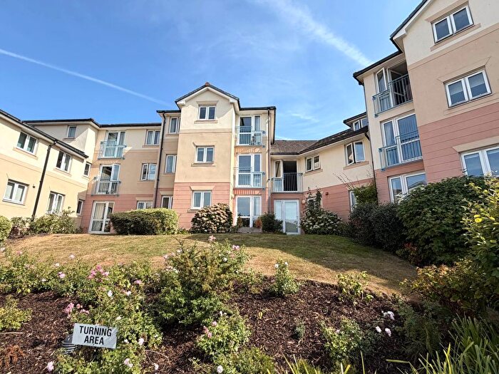 1 Bedroom Flat For Sale In Admirals Court, Exmouth, EX8