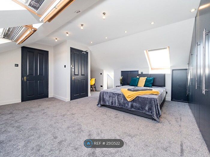 6 Bedroom End Of Terrace House To Rent In Acacia Grove, New Malden, KT3