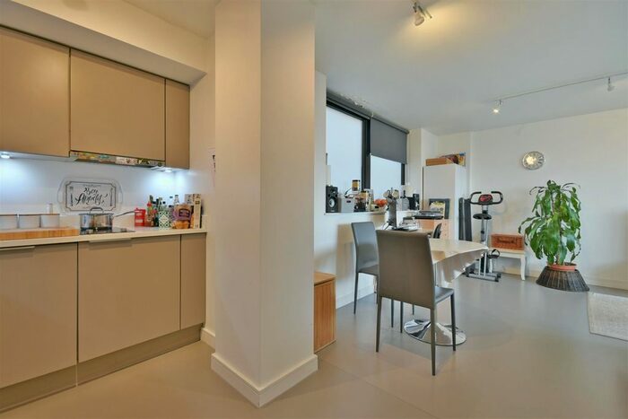 2 Bedroom Flat To Rent In Vinny Court, North Finchley, N12