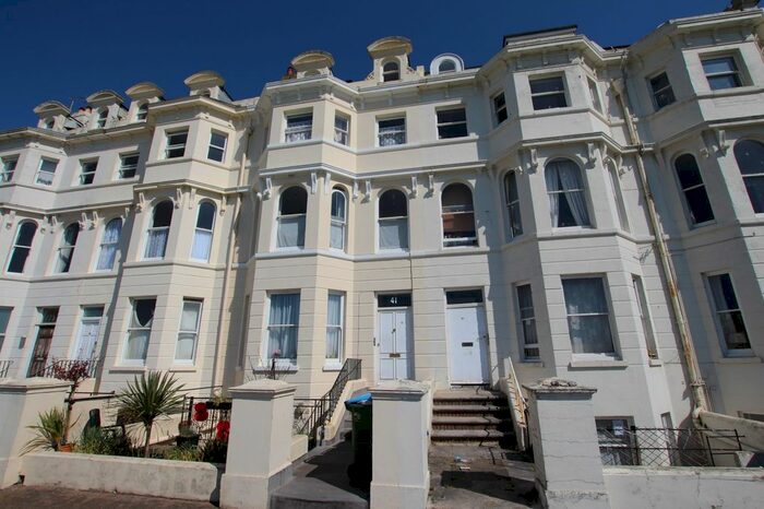 1 Bedroom Flat To Rent In South Terrace, Littlehampton BN17