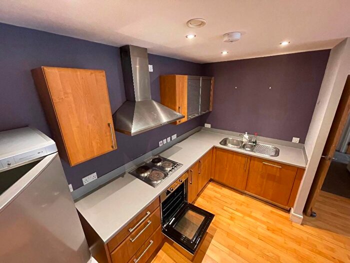 2 Bedroom Flat To Rent In Blackfriars Street, Salford, M3
