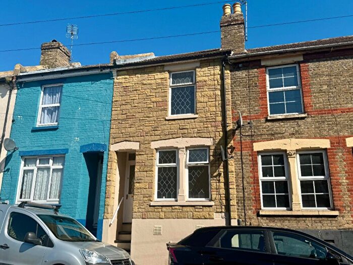 2 Bedroom Terraced House To Rent In Coronation Road, Chatham, Kent, ME5