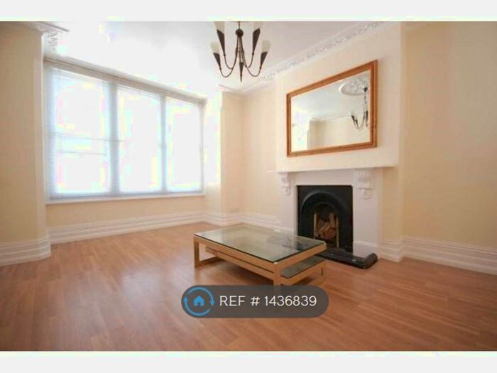 3 Bedroom Maisonette To Rent In Linden Gardens, London, W4