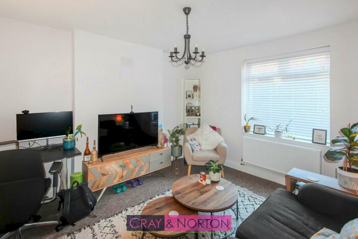 1 Bedroom Flat To Rent In Elgin Road, East Croydon, CR0