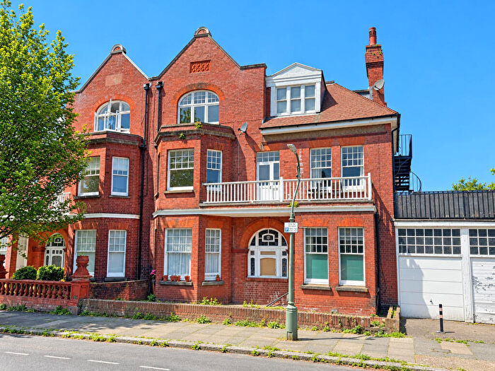 2 Bedroom Apartment For Sale In Palmeira Avenue, Hove, BN3