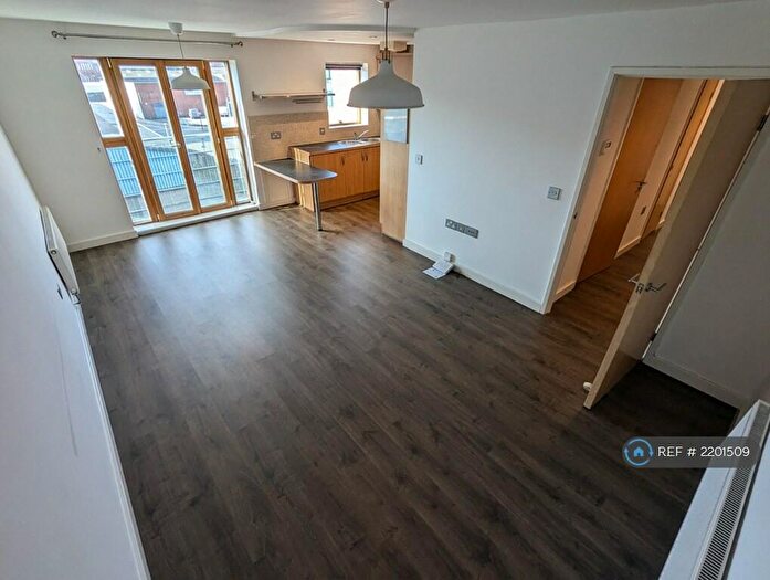 2 Bedroom Flat To Rent In Leadmill Court, Sheffield, S1
