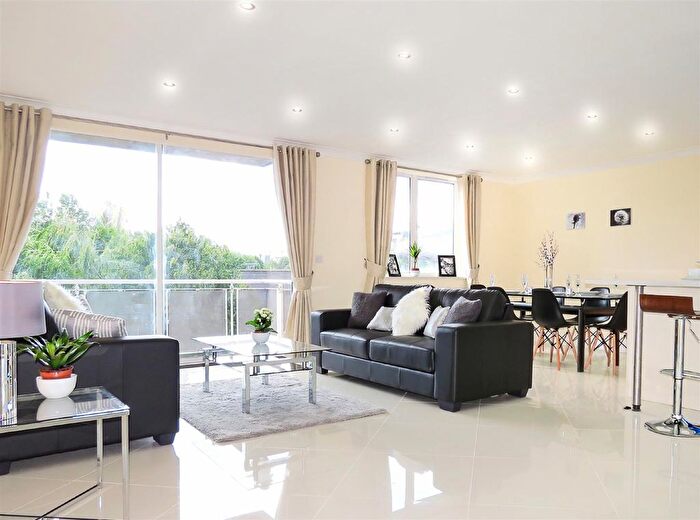 3 Bedroom Flat For Sale In Regent Court, North Bank, St Johns Wood, NW8