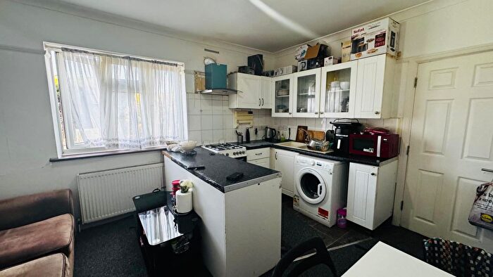 2 Bedroom Flat To Rent In Norwood Road, UB2
