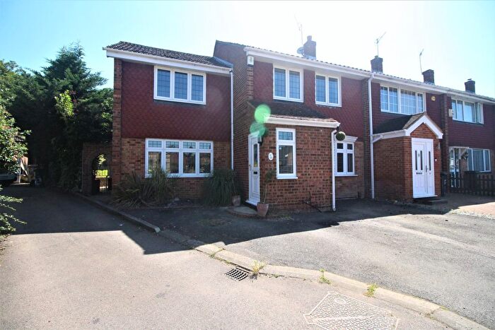 4 Bedroom End Of Terrace House To Rent In Cranefield Drive, Watford, Hertfordshire, WD25