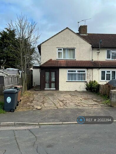 3 Bedroom End Of Terrace House To Rent In Mead Crescent, Chingford, E4