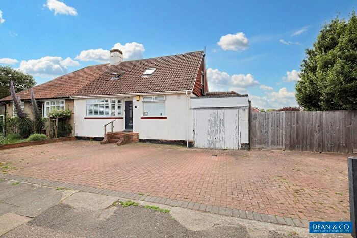 4 Bedroom Semi-Detached Bungalow For Sale In Holmes Avenue, Hove, East Sussex, BN3