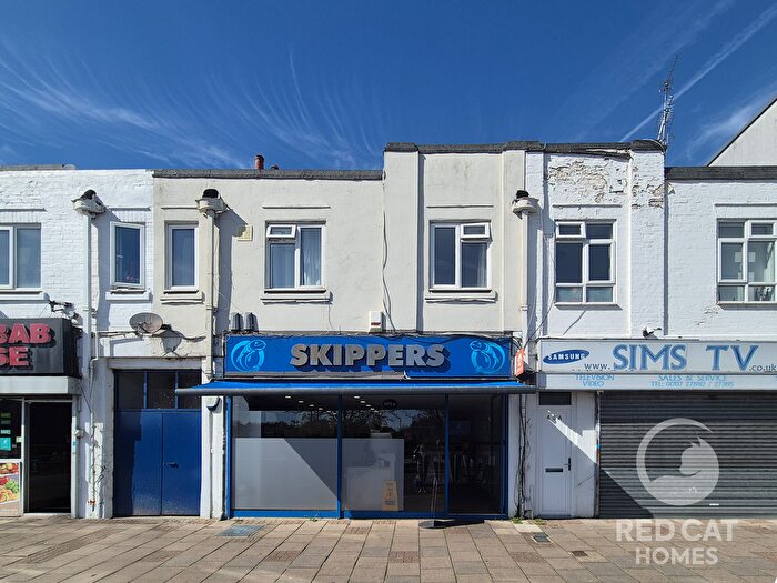 3 Bedroom Flat To Rent In The Common, Hatfield, AL10