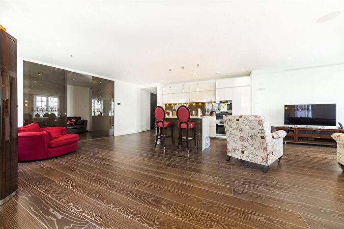 3 Bedroom Flat For Sale In Marconi House, Strand, London, WC2R