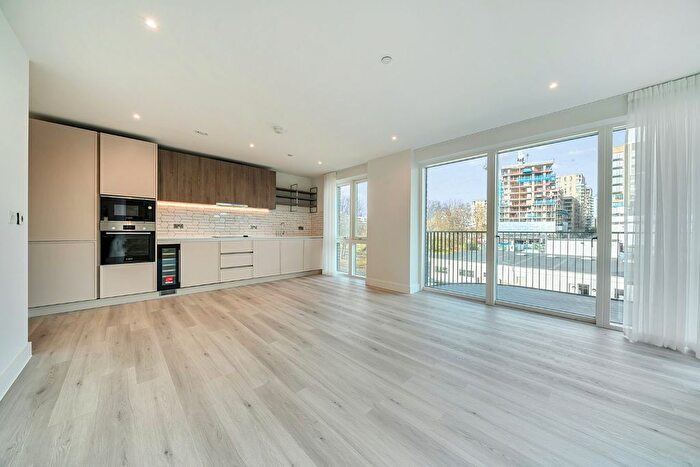 3 Bedroom Flat To Rent In Townsend Road, London, SE3