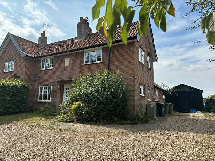 3 Bedroom Semi-Detached House To Rent In Church Road, Hedenham, Bungay, NR35